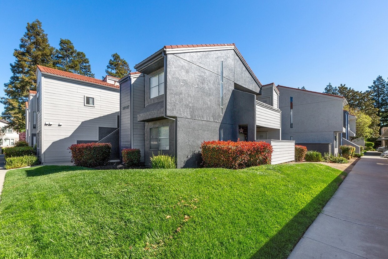 ReNew on Summerfield Apartments in Vacaville, CA