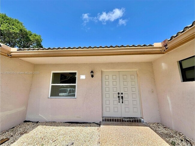 Foto del edificio - 11615 NW 23rd Ct