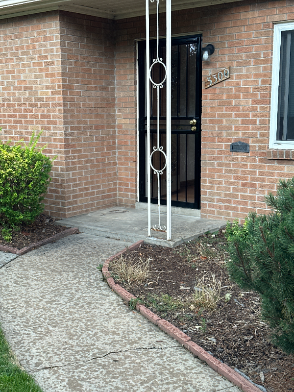 Primary Photo - 3300 W 22nd Ave
