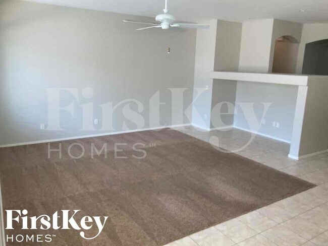 Building Photo - 3032 E Pinto Valley Rd