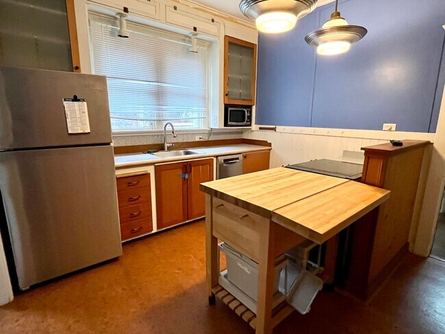 Photo - Charming Meridian Craftsman with Spacious ... House