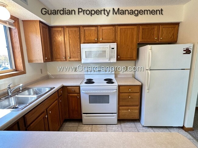 Foto del edificio - Richfield 2nd Floor Apartment, Very Spacio...