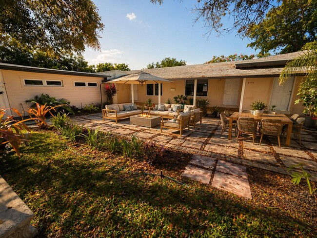 Building Photo - 2016-2018 NE 14th Ct