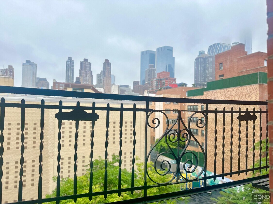 Primary Photo - 438 W 52nd St