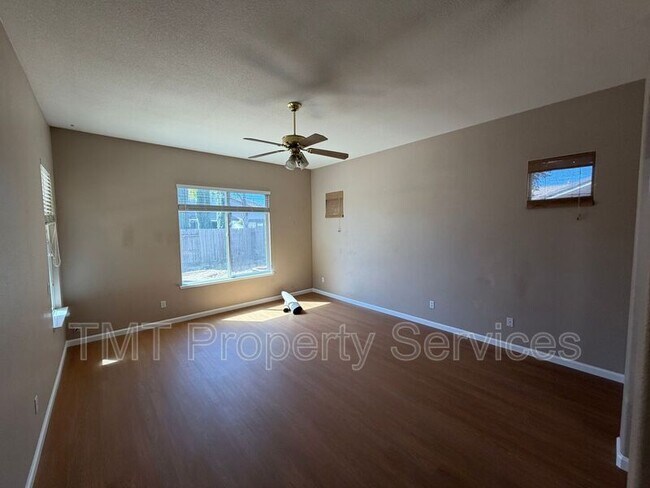 Foto del edificio - 9348 Sierra Spring Way