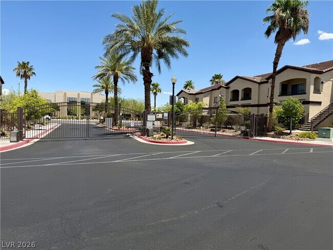 Foto del edificio - 2291 W Horizon Ridge Pkwy