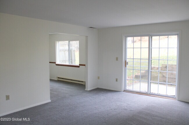 Foto del edificio - 2146 US-9