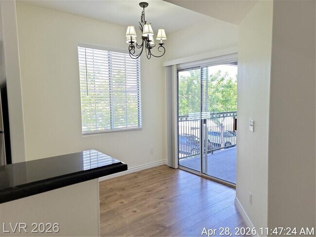 Foto del edificio - Gated Falls Condo with 3 Bedrooms, Granite Kitchen & Resort Amenities