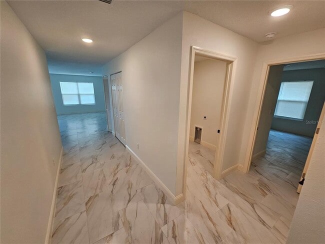 Building Photo - 1640 Strathmore Cir