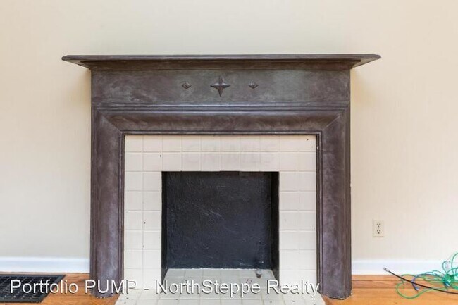 Building Photo - 2 br, 1 bath House - 5503 Indianola Ave