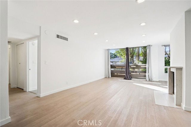 Building Photo - 403 N Oakhurst Dr