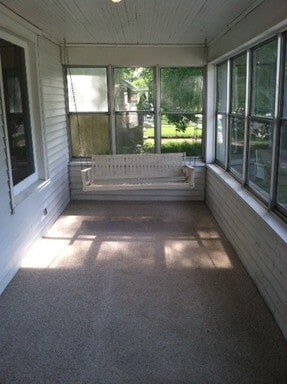 Building Photo - Great home, lots of space, fully updated, ...