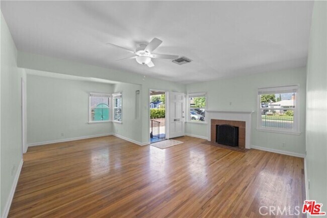 Foto del edificio - 1021 N Frederic St