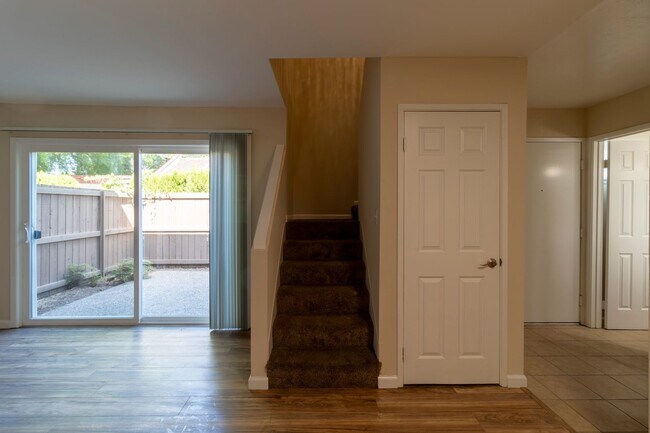 Foto del interior - Woodburn Townhomes