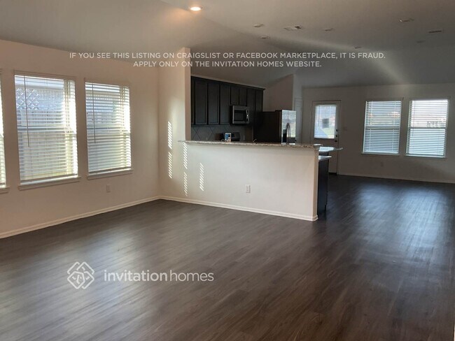 Foto del edificio - 445 Pecan Landing Ln
