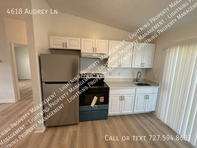 Foto del edificio - 4618 Audrey Ln