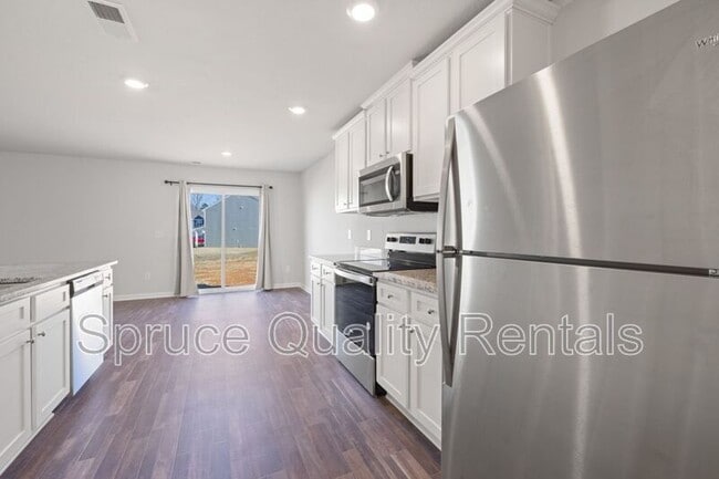 Building Photo - 2105 Briar Run Dr