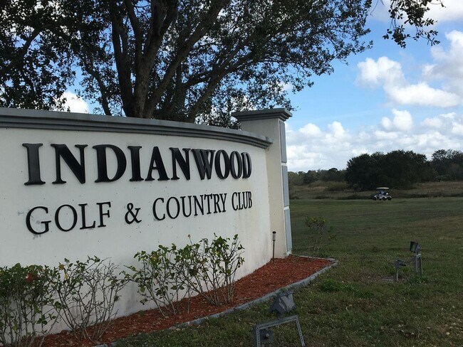 Foto del edificio - 16236 SW Indianwood Cir
