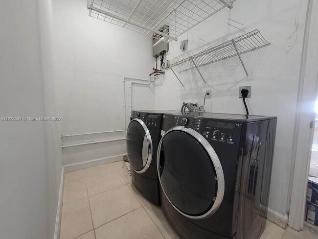 Foto del edificio - 1150 SW 154th Ave