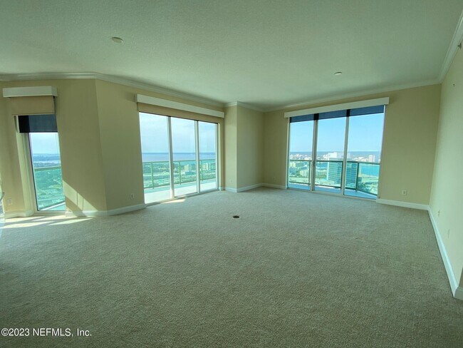 Building Photo - 1431 Riverplace Blvd
