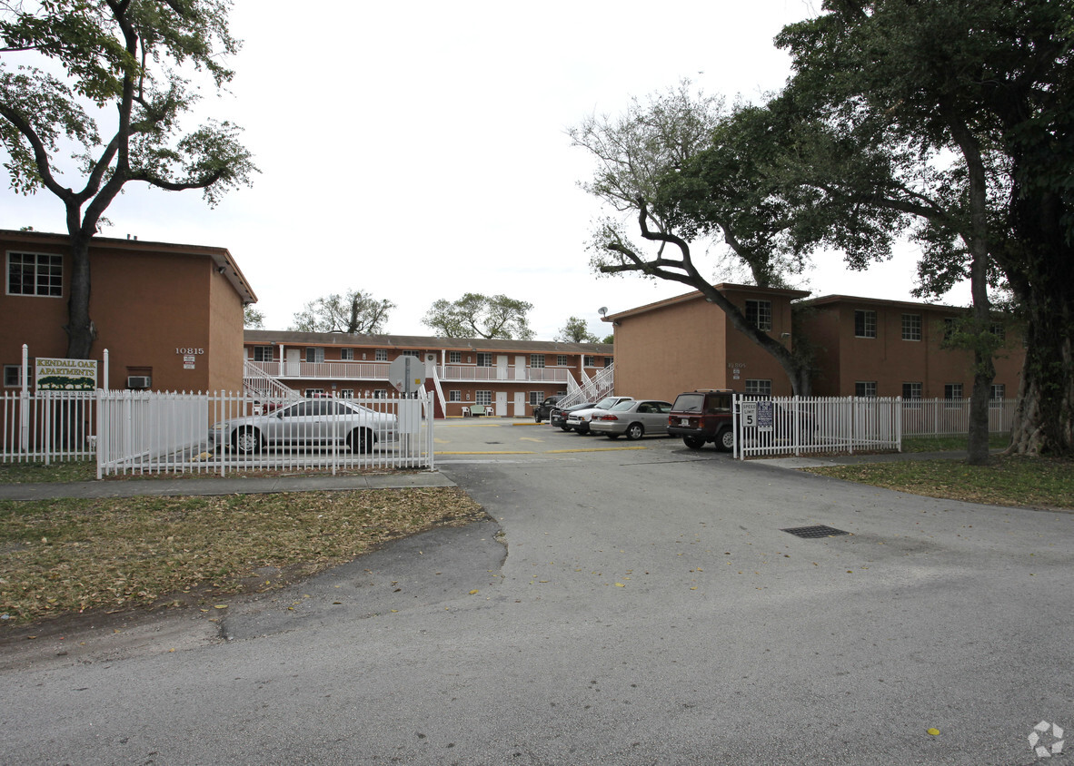 Building Photo - Kendall Oaks Apartments