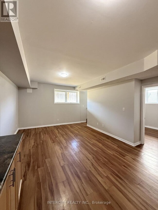 Building Photo - 410 Queen St S