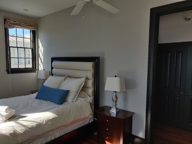 Foto del edificio - 3 BD DOWNTOWN Single Family House