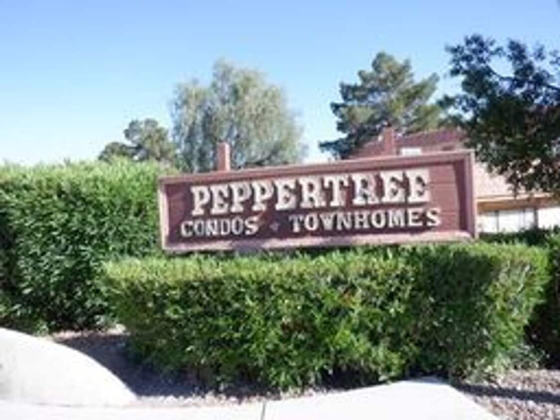 Primary Photo - Charming 2nd floor townhome with large, co...