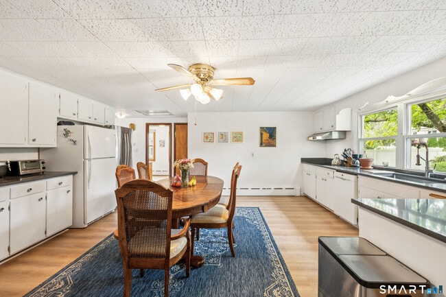 Building Photo - 65 Birge Ave