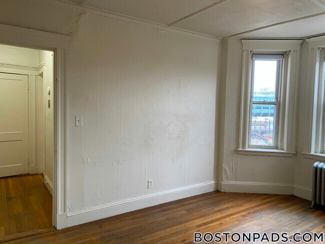 Building Photo - 1179 Boylston St