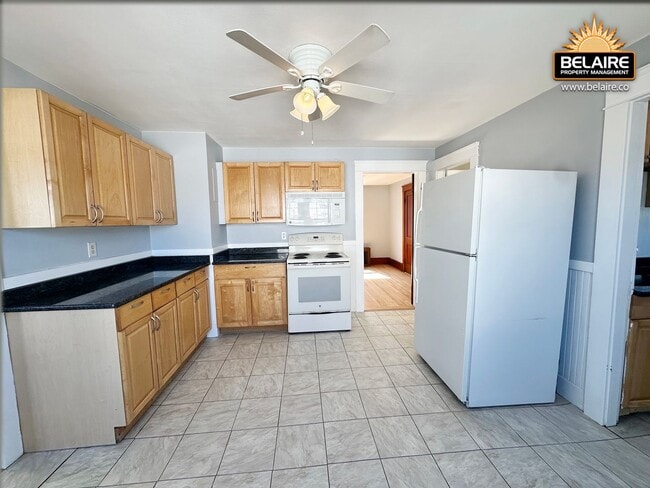 Building Photo - 107 2nd St