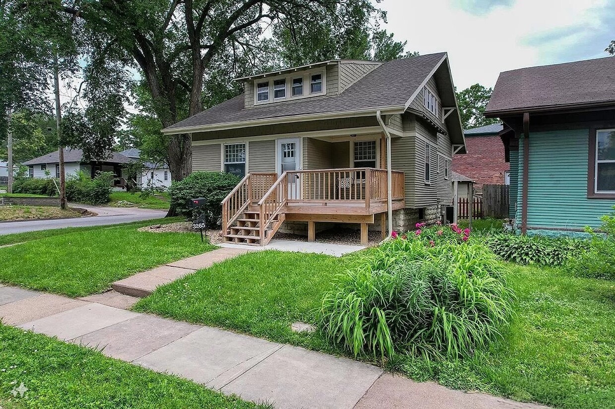 Primary Photo - 3265 Q St
