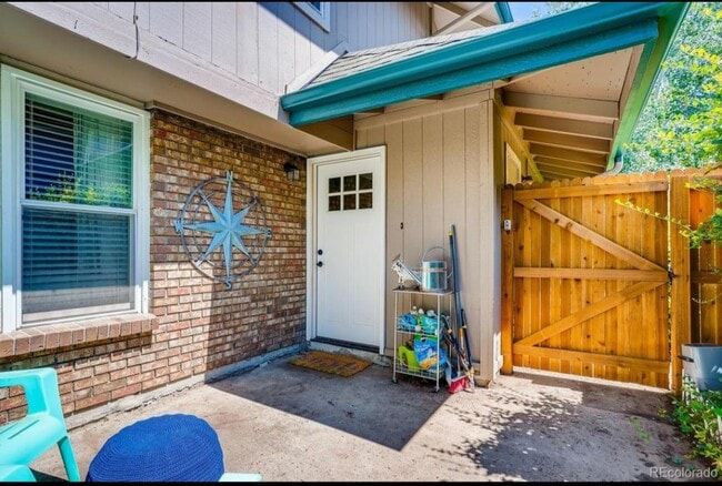 Building Photo - 5906 S. Willow Way