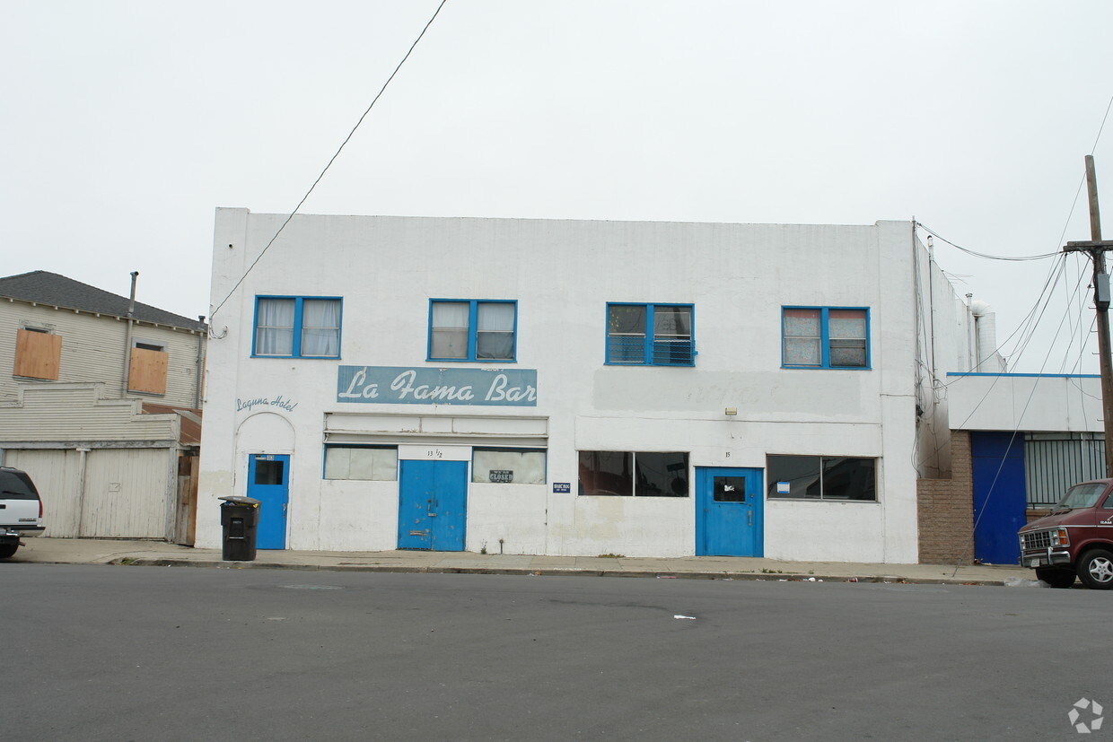 Building Photo - 13-15 E Lake St