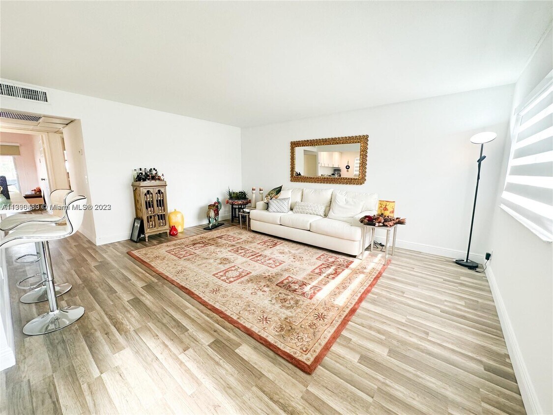 665 Flanders N Unit 665, Kings Point, FL 33484 Condo for Rent in