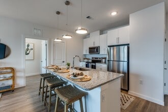 Building Photo - Ivy Heights