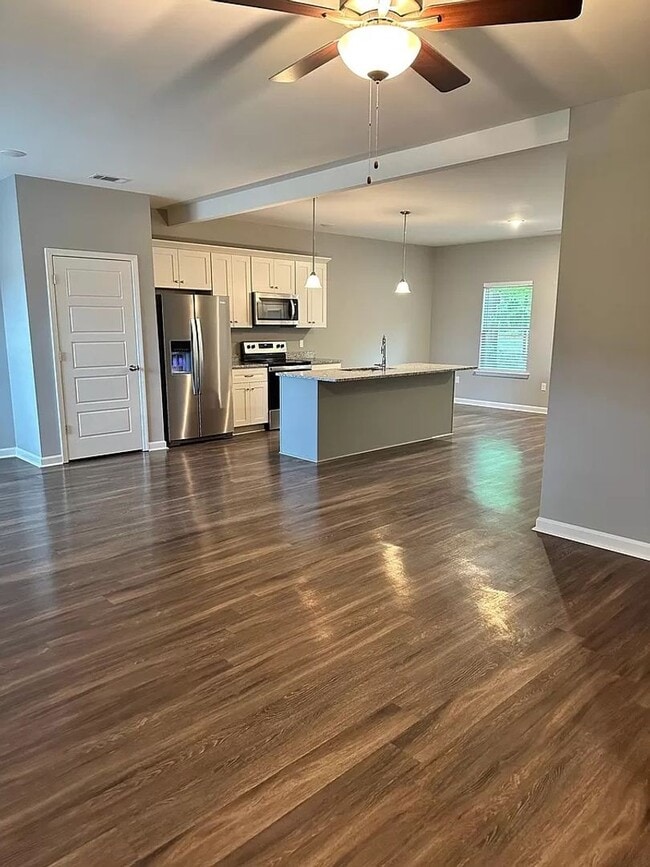 Building Photo - 4 bedroom 2.5 bathroom in Atoka built in 2023