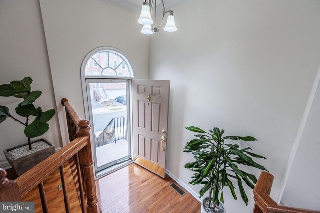Foto del edificio - 4592 Barringer Pl