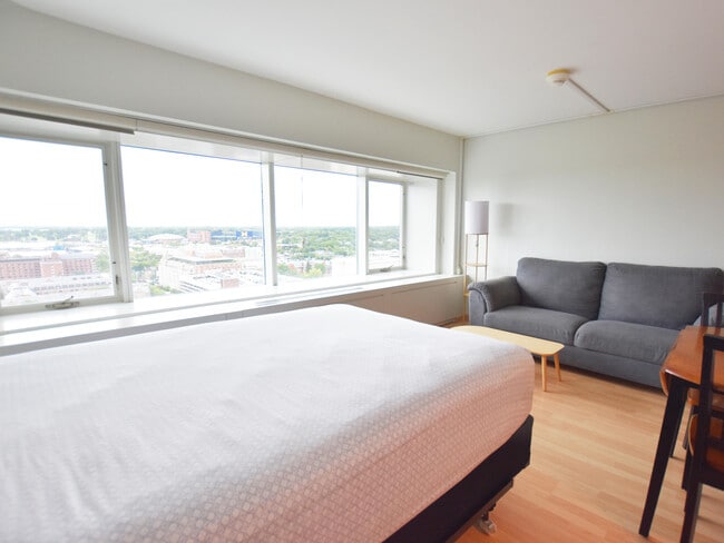 Building Photo - 555 E William St