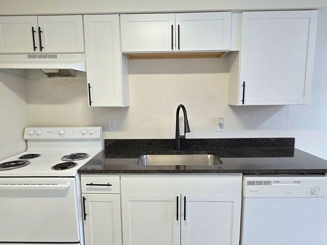 Foto del edificio - 1738 E Fern Rd