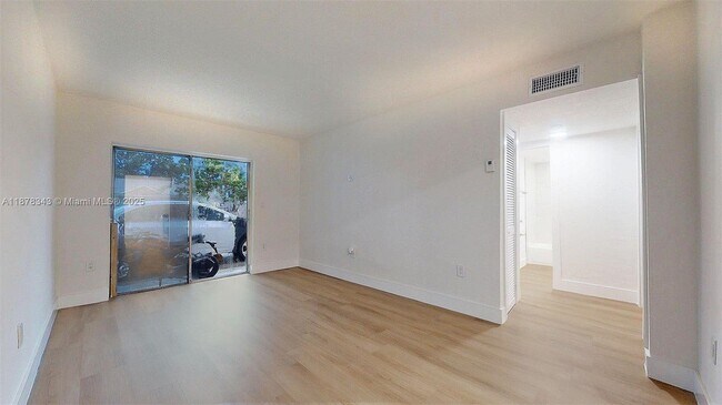 Foto del edificio - 567 SW 3rd St