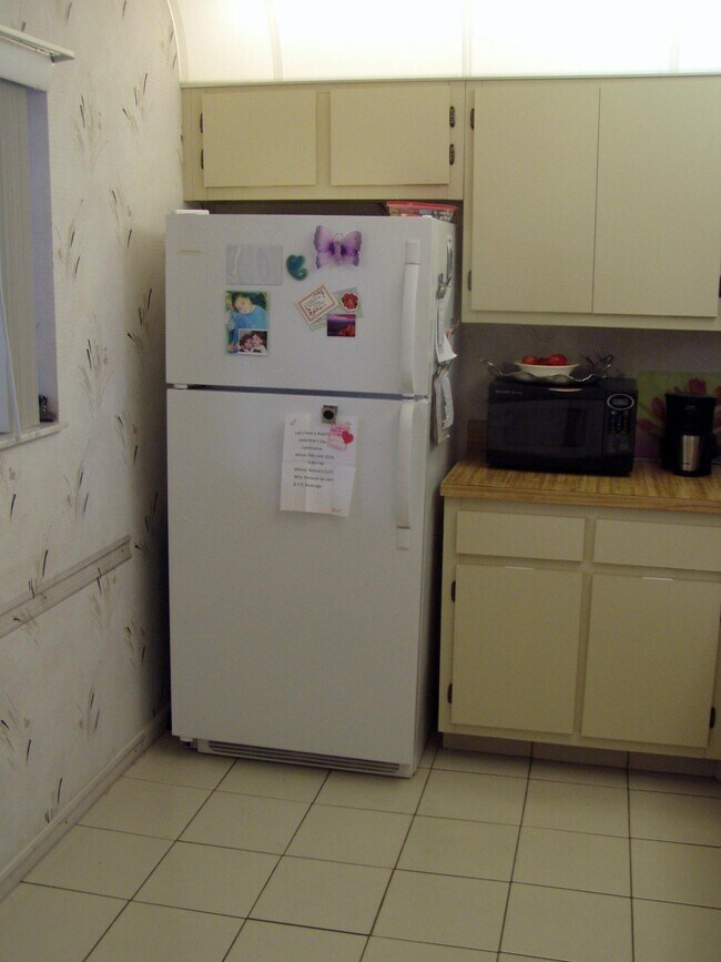 Building Photo - 5250 Las Verdes Cir
