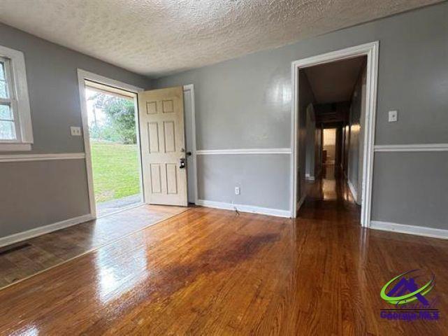 Foto del edificio - 140 Spencer Hill Ct