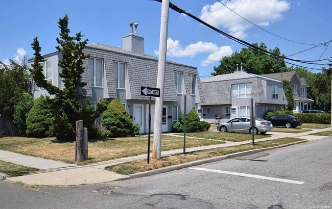 Building Photo - 39 Linwood Rd S