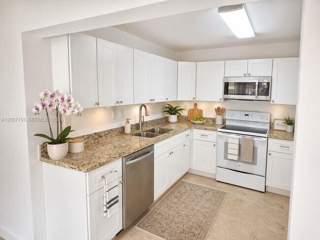 Foto del edificio - 881 W 37th St