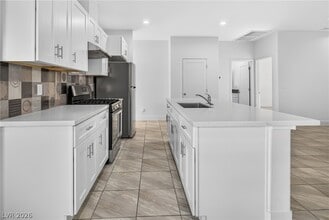 Building Photo - 4078 E Welter Ave