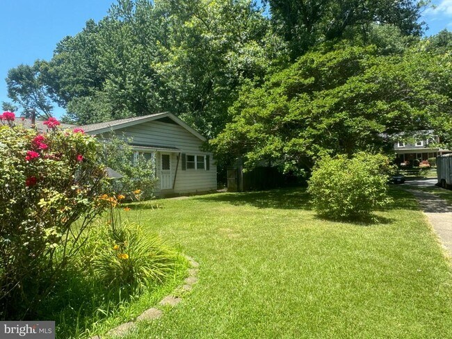 Building Photo - 5029 Gadsen Dr