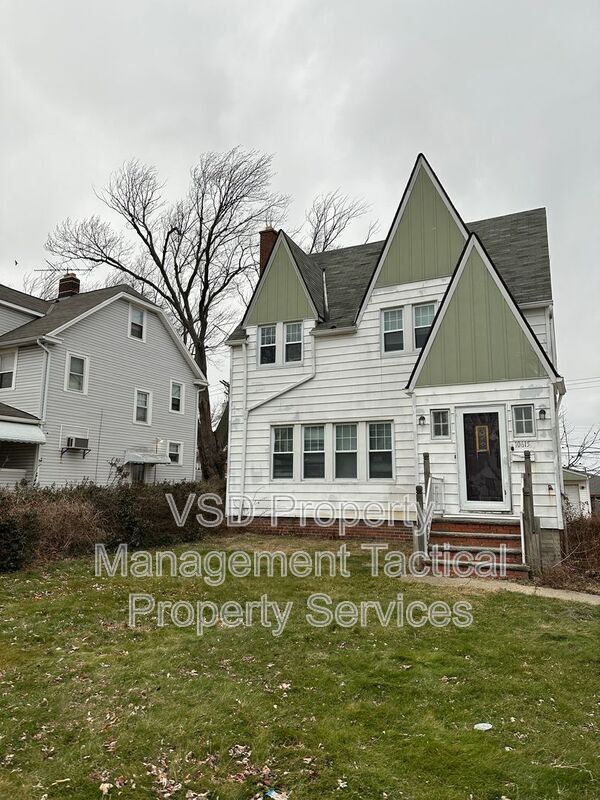 Building Photo - 10615 S Highland Ave