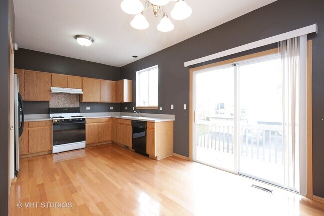 Building Photo - 468 Littleton Trail