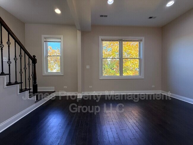 Foto del edificio - 2511 W Cortland St